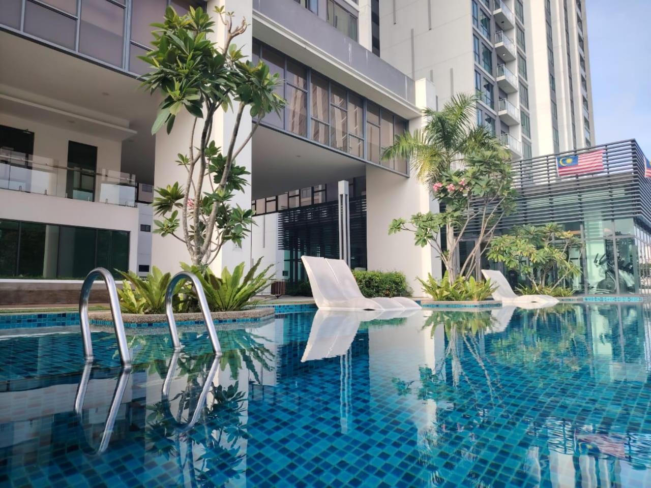 Greenfield Residence With Amazing Pool View And High-Speed Wi-Fi Petaling Jaya Exterior photo