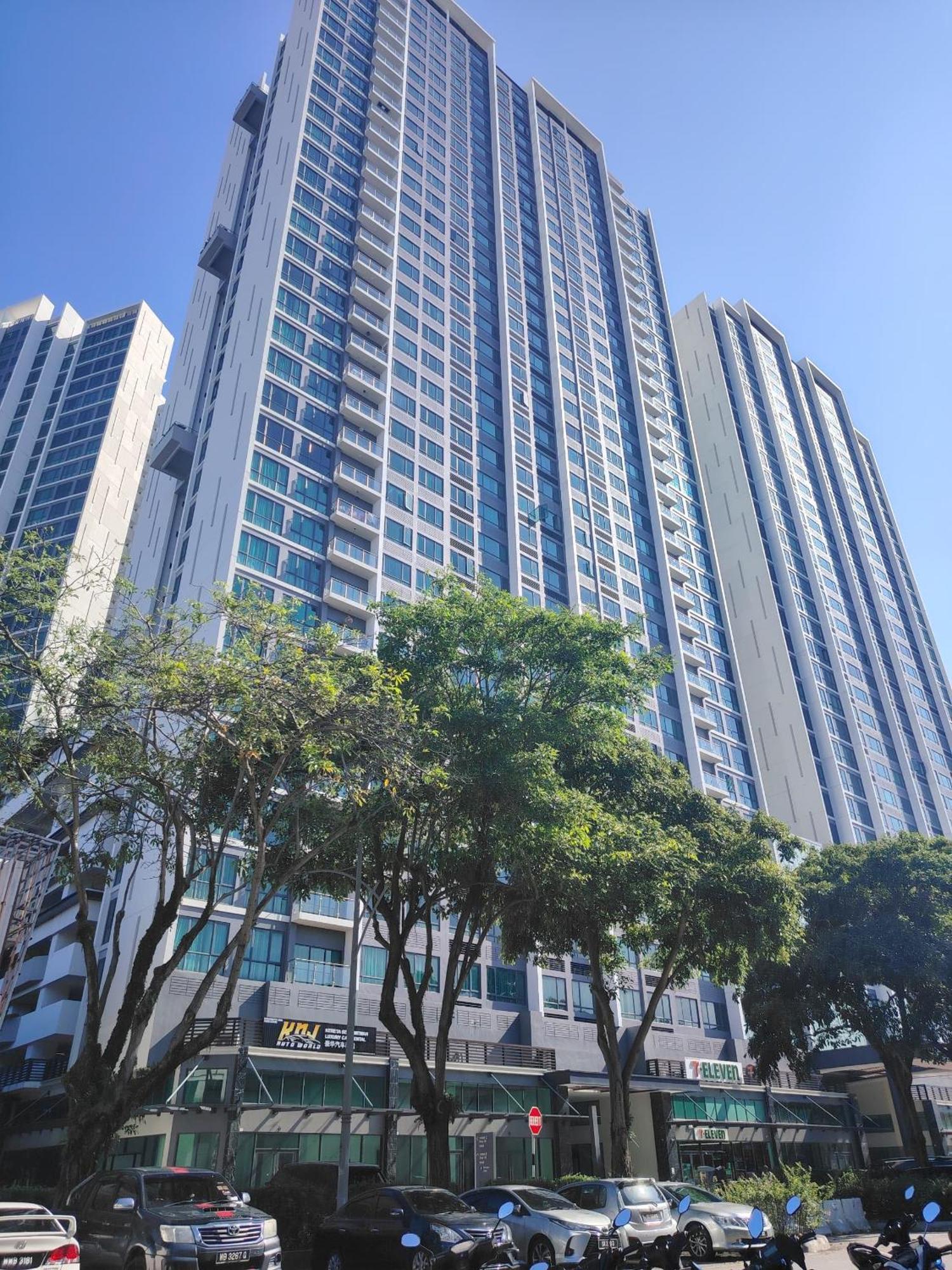 Greenfield Residence With Amazing Pool View And High-Speed Wi-Fi Petaling Jaya Exterior photo